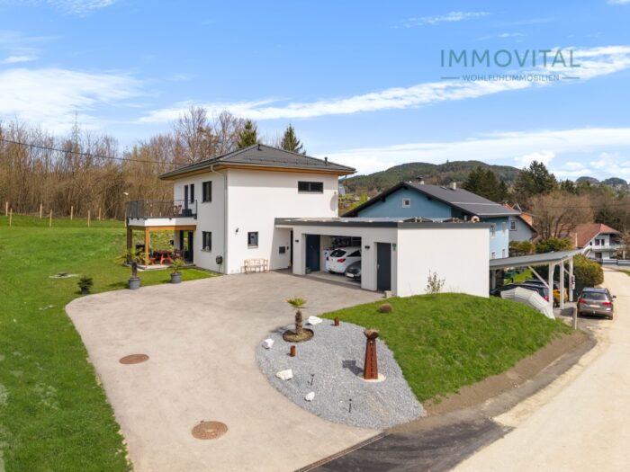 9535-schiefling-am-see-modernes-einfamilienhaus-in-grünruhelage-zu-verkaufen-26--we--Einfahrtsbereich.jpg++Einfahrtsbereich