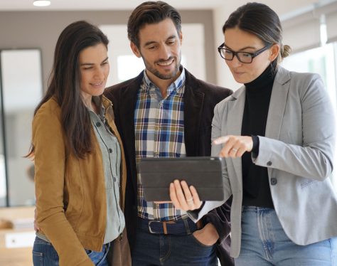 immobilienbesichtigung-mit-immobilienmakler immobilienbesichtigung-mit-immobilienmakler