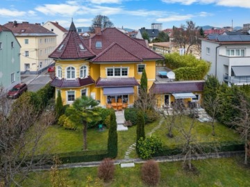 Neubau-Villa mit 2 Wohnein­heiten und Grund­stücks­re­serve (teilbar/bebaubar): elegantes Stadt-Domizil oder Firmensitz nahe dem Haupt­bahnhof, 9020 Klagenfurt, Villa
