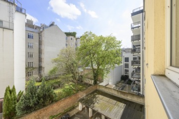 Sanie­rungs­be­dürftige 2‑Zimmerwohnung in zentraler Lage nahe Karls­platz, TU Wien und Nasch­markt, 1040 Wien, Rohdachboden
